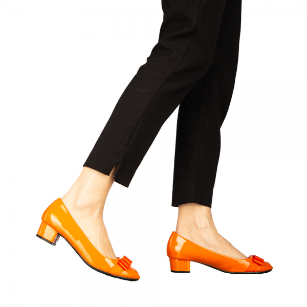 Дамски обувки с ток оранжеви от еко кожа Turni, 3 - Kalapod.bg